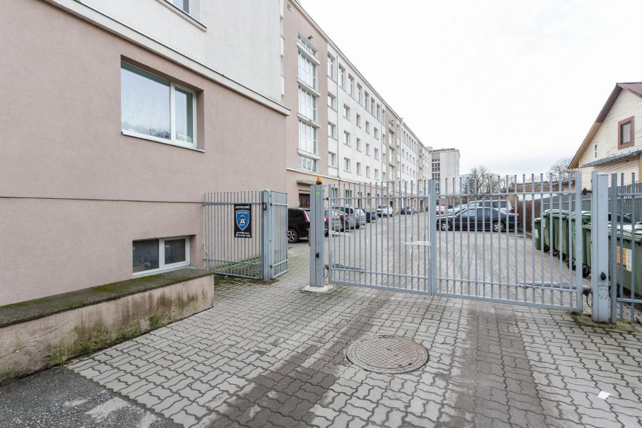 3 Room Central Apartmend 90M2 Parking For One Car Fifth Floor And The Building Does Not Have An Elevator Tallin Exterior foto