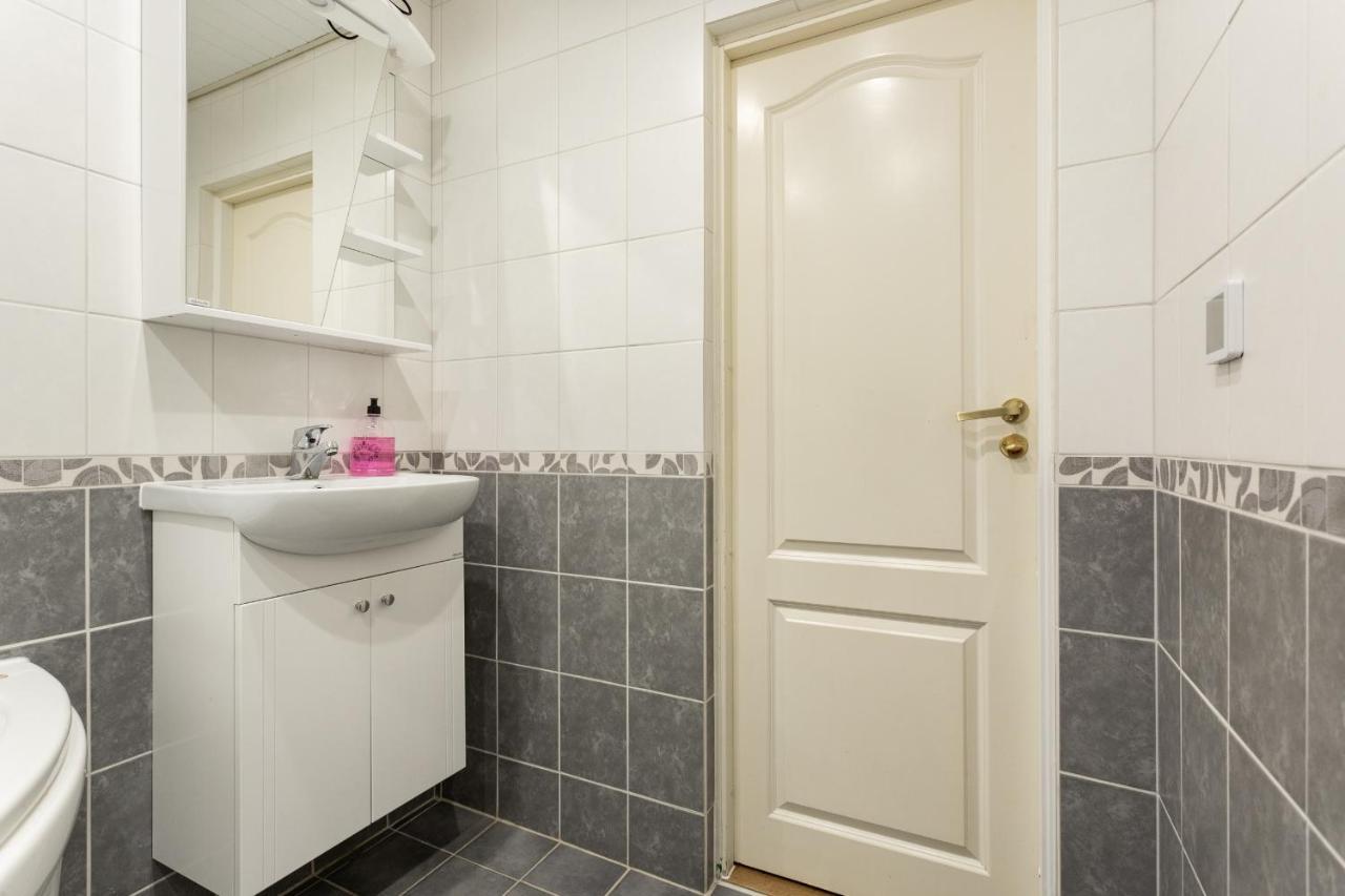 3 Room Central Apartmend 90M2 Parking For One Car Fifth Floor And The Building Does Not Have An Elevator Tallin Exterior foto